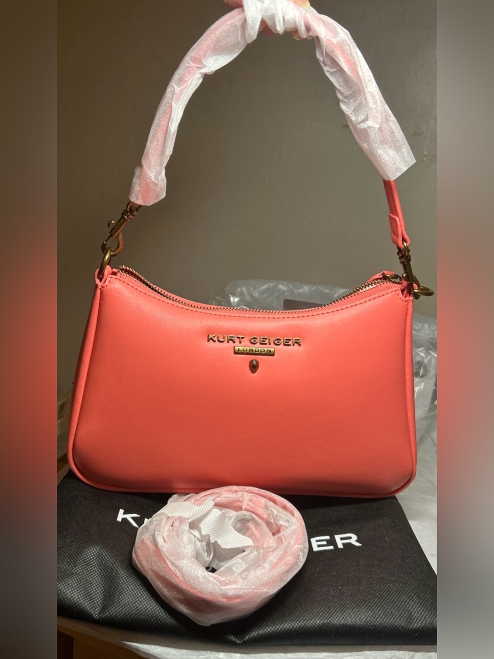 Kurt Geiger London Highgate Leather Shoulder Bag,with 2 straps &dustbag NWT